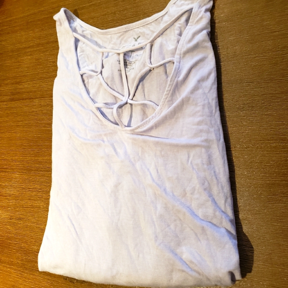 💖💖 American Eagle long sleeve v neck shirt in a pale lilac size Medium